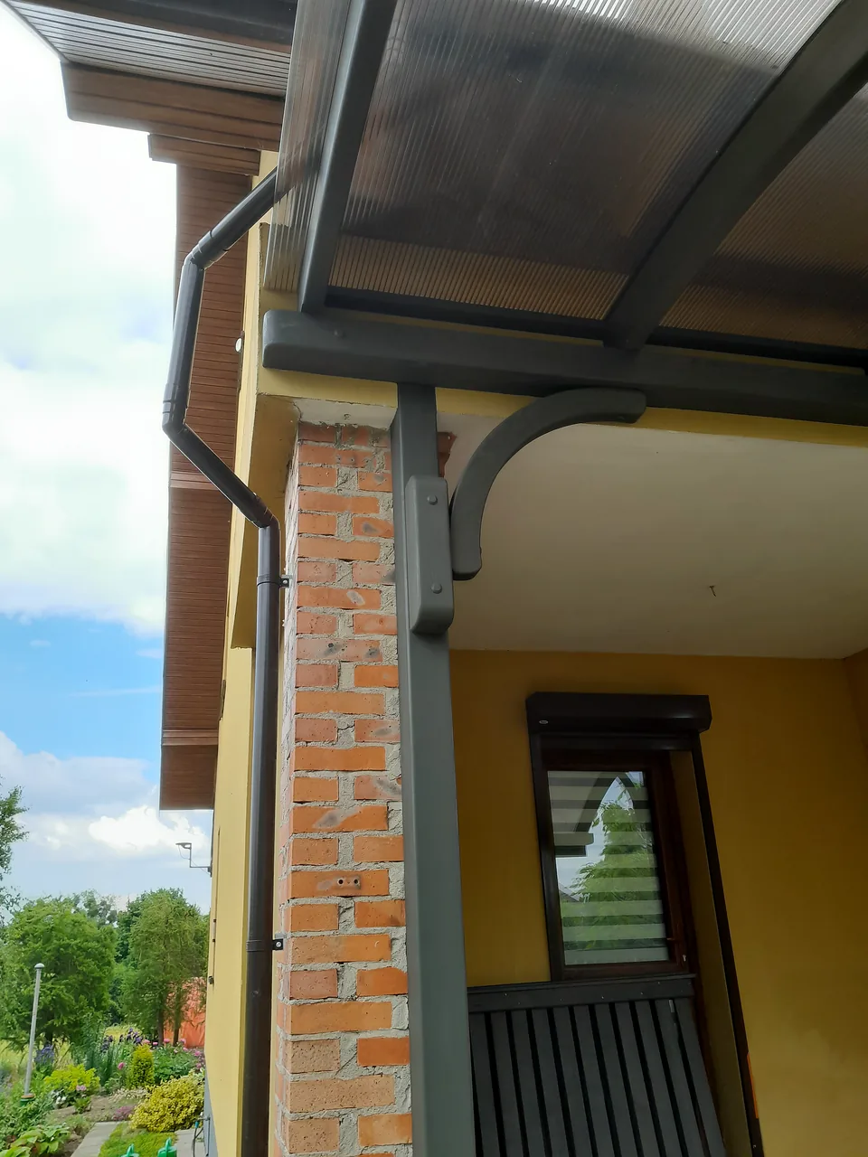 Zadaszenia i&nbsp;ogród - realizacja warsztatu Brożek, zdjęcie 11